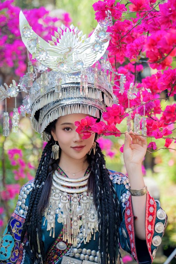 年年Nnian 年年  年年Nnian-苗疆女孩第5张图片