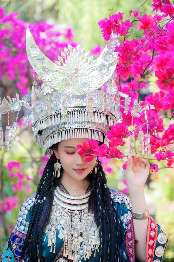 年年Nnian 年年  年年Nnian-苗疆女孩第6张图片
