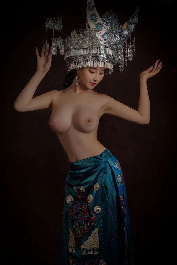年年Nnian 年年  年年Nnian-苗疆女孩第21张图片