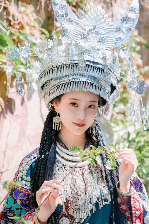 年年Nnian 年年  年年Nnian-苗疆女孩第23张图片