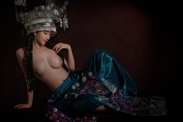 年年Nnian 年年  年年Nnian-苗疆女孩第31张图片