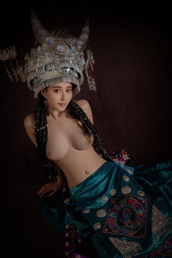 年年Nnian 年年  年年Nnian-苗疆女孩第32张图片