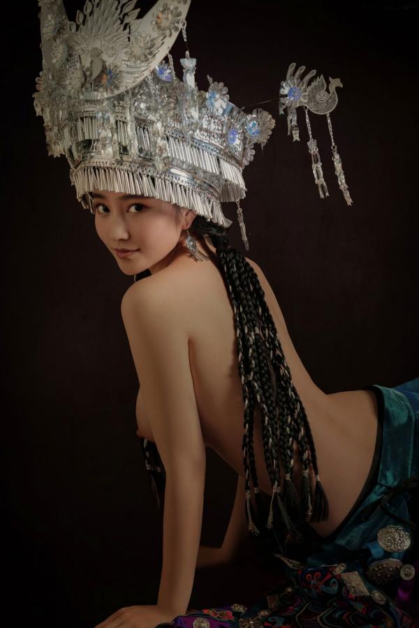 年年Nnian 年年  年年Nnian-苗疆女孩第46张图片