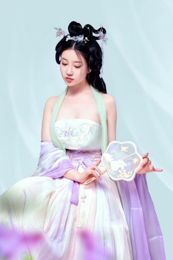 年年Nnian 年年  年年Nnian-春日之時：古风汉服温婉美人，唯美艺术私房视觉盛宴第11张图片