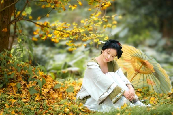年年Nnian 年年  年年Nnian-秋兮：古风汉服户外私房，绝美少女秋日林间大尺度唯美写真第22张图片