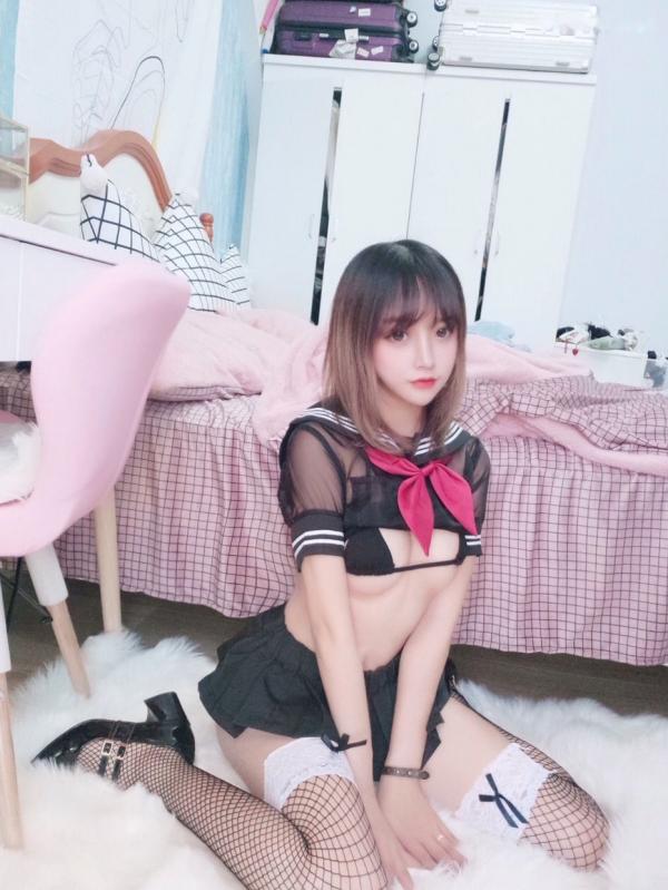 过期米线线喵   过期米线线喵-046-性感JK私房照，渔网袜制服诱惑，卧室清纯宅男女神写真第11张图片
