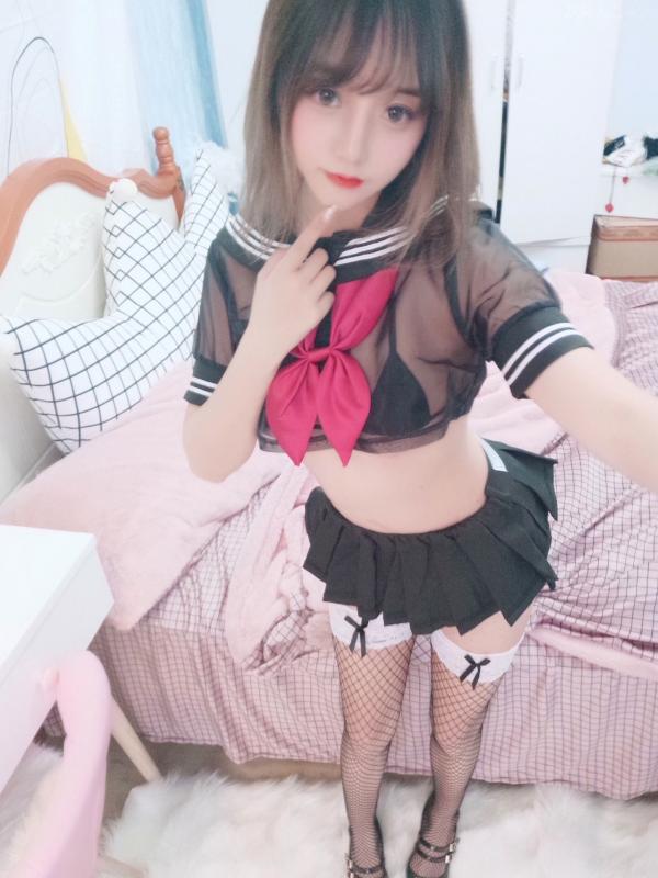 过期米线线喵   过期米线线喵-046-性感JK私房照，渔网袜制服诱惑，卧室清纯宅男女神写真第15张图片