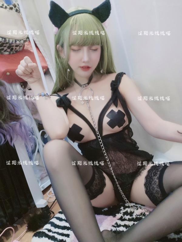 过期米线线喵   过期米线线喵-022-绿色头发猫娘COS，大胆蕾丝内衣诱惑室内私房照第21张图片