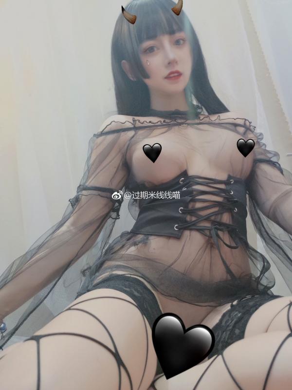 过期米线线喵   过期米线线喵超火私房大尺度写真，性感内衣与黑丝诱惑视觉盛宴第25张图片