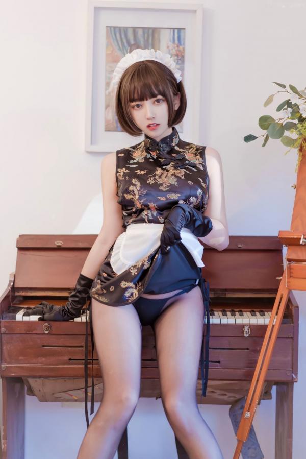 过期米线线喵   过期米线线喵-黑丝旗袍女仆装，古典与现代碰撞的极致诱惑，私房角色扮演大片第1张图片