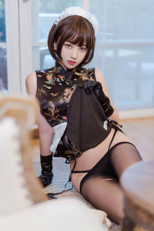 过期米线线喵   过期米线线喵-黑丝旗袍女仆装，古典与现代碰撞的极致诱惑，私房角色扮演大片第9张图片