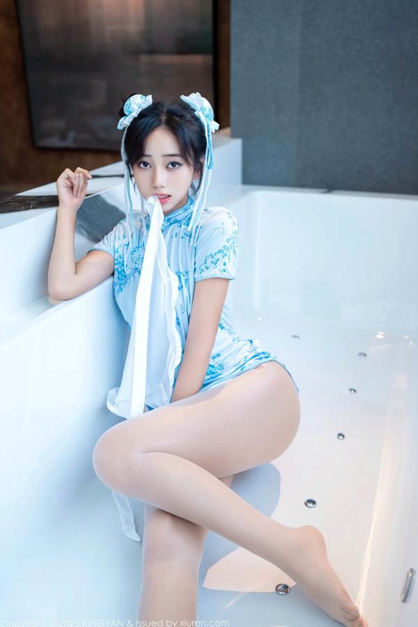时安安Camellia 时安安  [XINGYAN]星颜社 2025.10.22 Vol.414 时安安：旗袍女仆装扮，白嫩丝袜诱惑，绝美曲线写真第32张图片