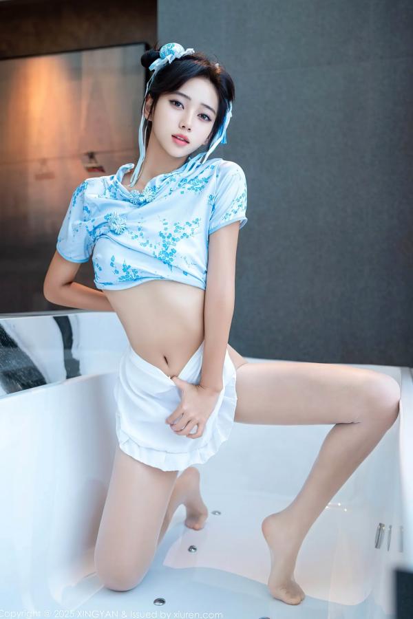 时安安Camellia 时安安  [XINGYAN]星颜社 2025.10.22 Vol.414 时安安：旗袍女仆装扮，白嫩丝袜诱惑，绝美曲线写真第42张图片