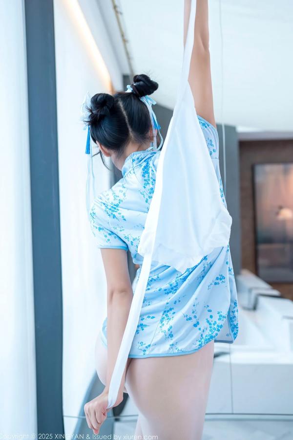 时安安Camellia 时安安  [XINGYAN]星颜社 2025.10.22 Vol.414 时安安：旗袍女仆装扮，白嫩丝袜诱惑，绝美曲线写真第56张图片