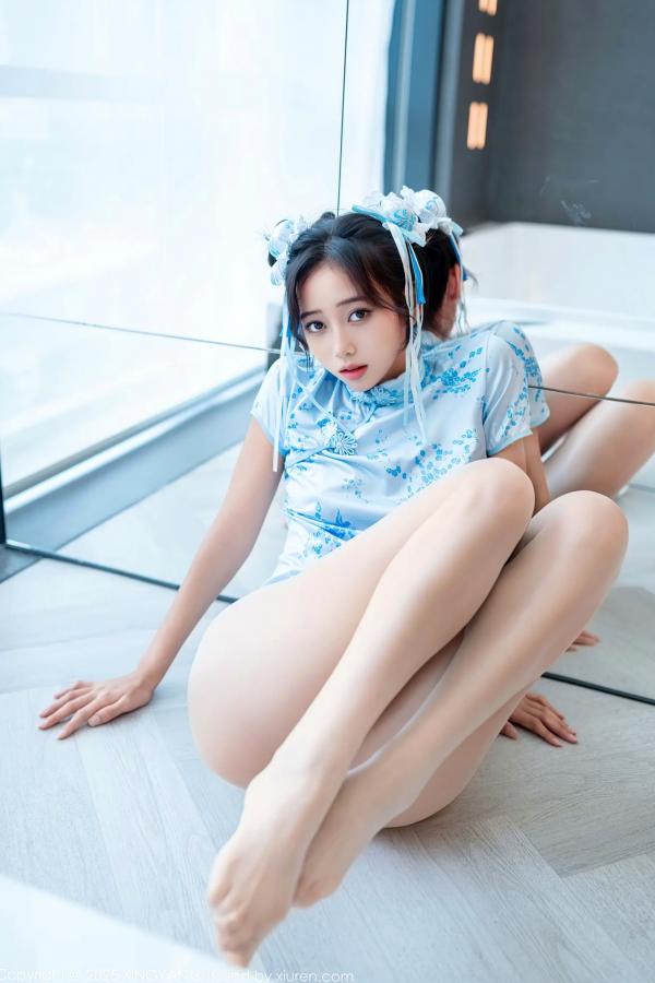 时安安Camellia 时安安  [XINGYAN]星颜社 2025.10.22 Vol.414 时安安：旗袍女仆装扮，白嫩丝袜诱惑，绝美曲线写真第58张图片