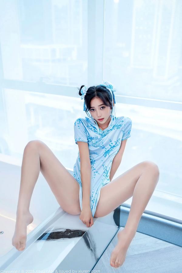 时安安Camellia 时安安  [XINGYAN]星颜社 2025.10.22 Vol.414 时安安：旗袍女仆装扮，白嫩丝袜诱惑，绝美曲线写真第65张图片