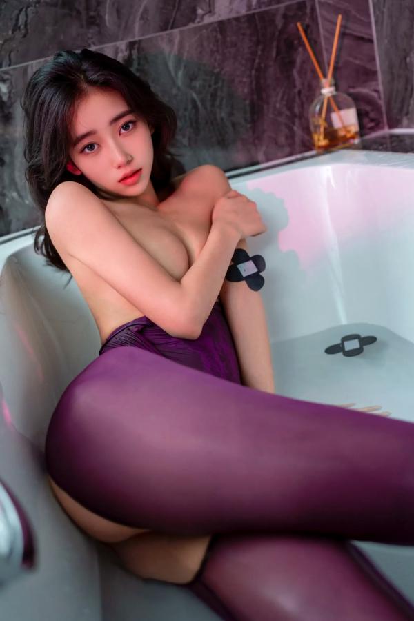 时安安Camellia 时安安  时安安 - 紫色紧身丝袜性感私房写真 [90P] - 大胆镂空诱惑曲线展现极致尤物魅力第65张图片