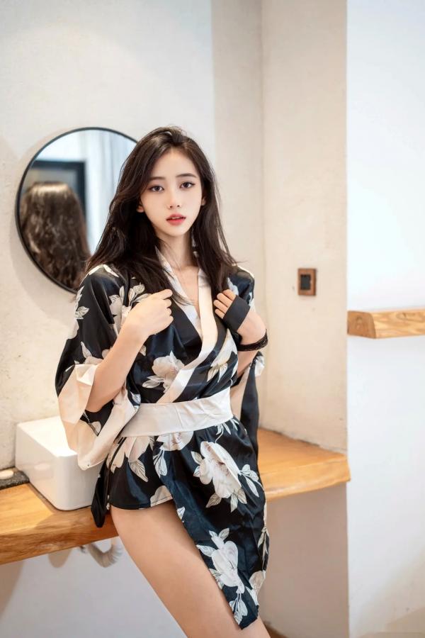 时安安Camellia 时安安  时安安 - 唯美花卉和服私房写真，极致诱惑与室内魅影 [90P]第2张图片