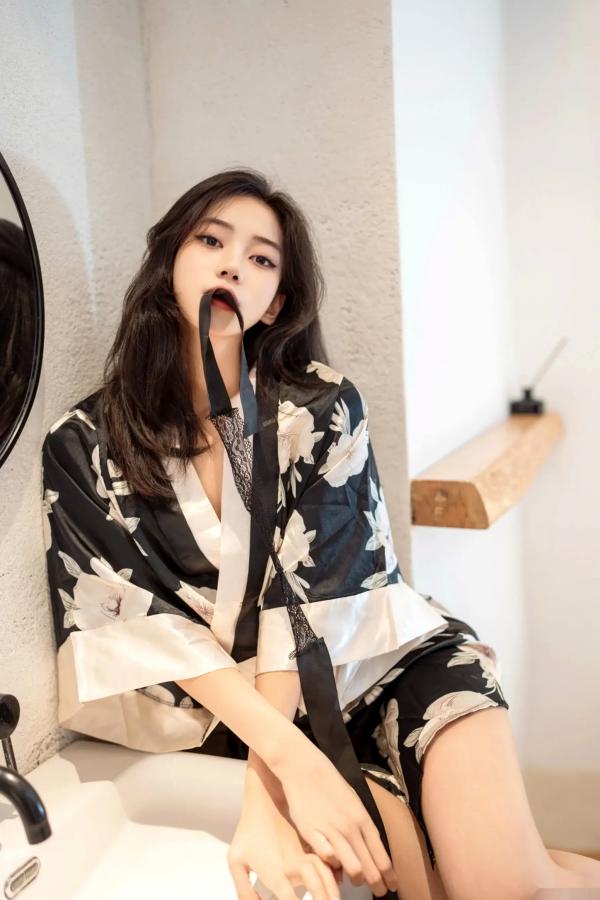 时安安Camellia 时安安  时安安 - 唯美花卉和服私房写真，极致诱惑与室内魅影 [90P]第4张图片