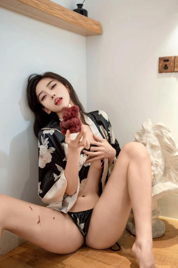 时安安Camellia 时安安  时安安 - 唯美花卉和服私房写真，极致诱惑与室内魅影 [90P]第65张图片
