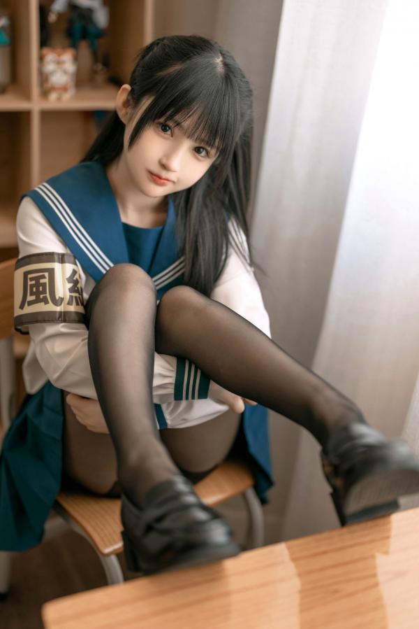 桜井宁宁 樱井宁宁  桜井宁宁-048-风纪委员：校园制服诱惑与黑丝角色扮演，演绎禁忌美学的极致性感写真第24张图片