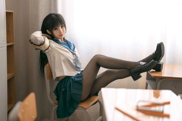 桜井宁宁 樱井宁宁  桜井宁宁-048-风纪委员：校园制服诱惑与黑丝角色扮演，演绎禁忌美学的极致性感写真第25张图片