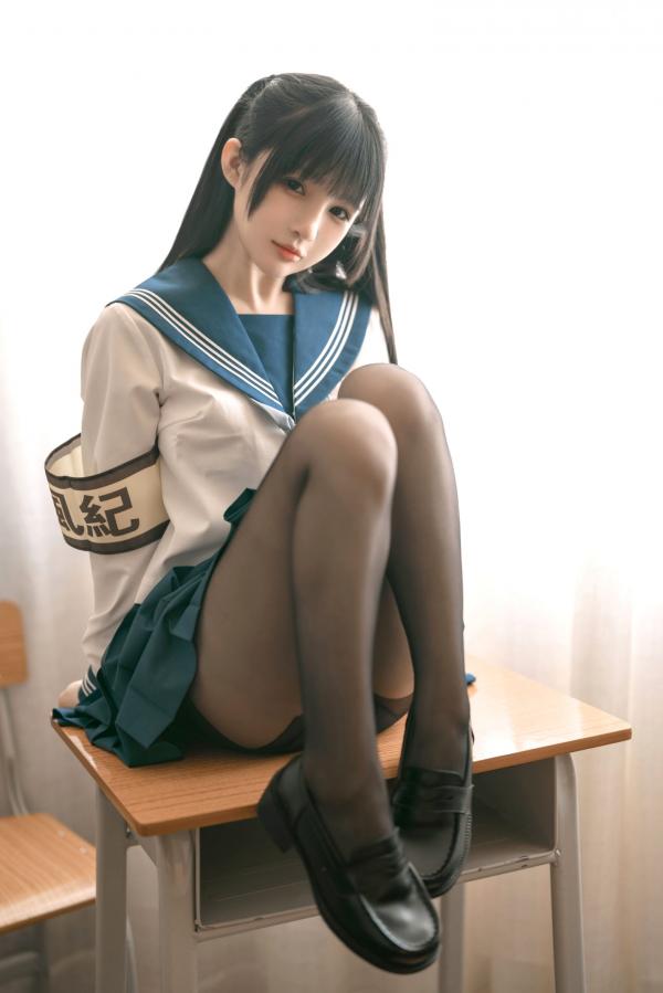 桜井宁宁 樱井宁宁  桜井宁宁-048-风纪委员：校园制服诱惑与黑丝角色扮演，演绎禁忌美学的极致性感写真第30张图片