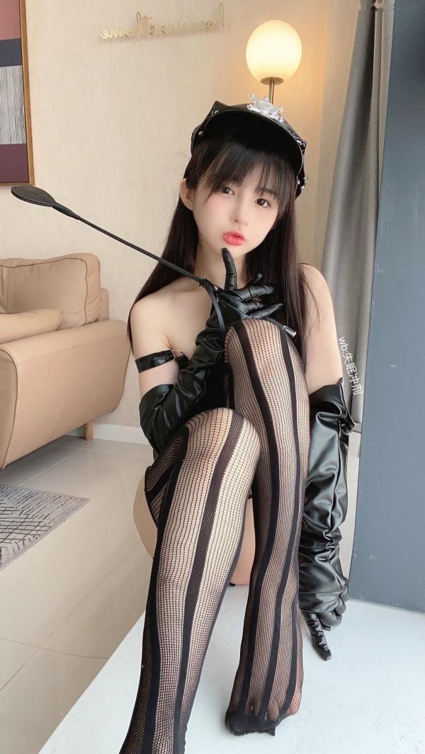 桜井宁宁 樱井宁宁  桜井宁宁-034-抖S姐姐，性感皮衣御姐角色扮演，诱惑渔网袜私房写真，极致女王范儿第19张图片