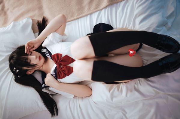 桜井宁宁 樱井宁宁  桜井宁宁-062-双马尾JK私房系列，性感白色内衣搭配黑丝，演绎极致美臀与火辣诱惑姿态，尽显纯欲女神风采第14张图片