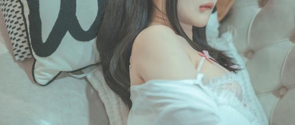 桜井宁宁 樱井宁宁  桜井宁宁-038-叫兽的恶作剧兄妹篇：清纯校服与性感蕾丝内衣私房照，演绎极致少女诱惑第6张图片