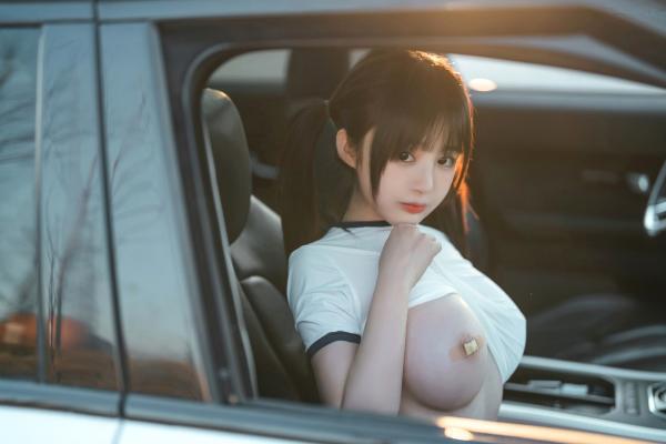 桜井宁宁 樱井宁宁  桜井宁宁-体操服系列-地下车库大尺度私房写真，清纯童颜展现极致性感诱惑第3张图片