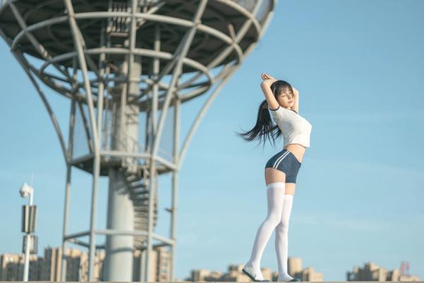 桜井宁宁 樱井宁宁  桜井宁宁-体操服系列-地下车库大尺度私房写真，清纯童颜展现极致性感诱惑第10张图片