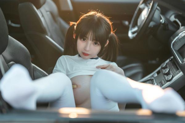 桜井宁宁 樱井宁宁  桜井宁宁-体操服系列-地下车库大尺度私房写真，清纯童颜展现极致性感诱惑第31张图片
