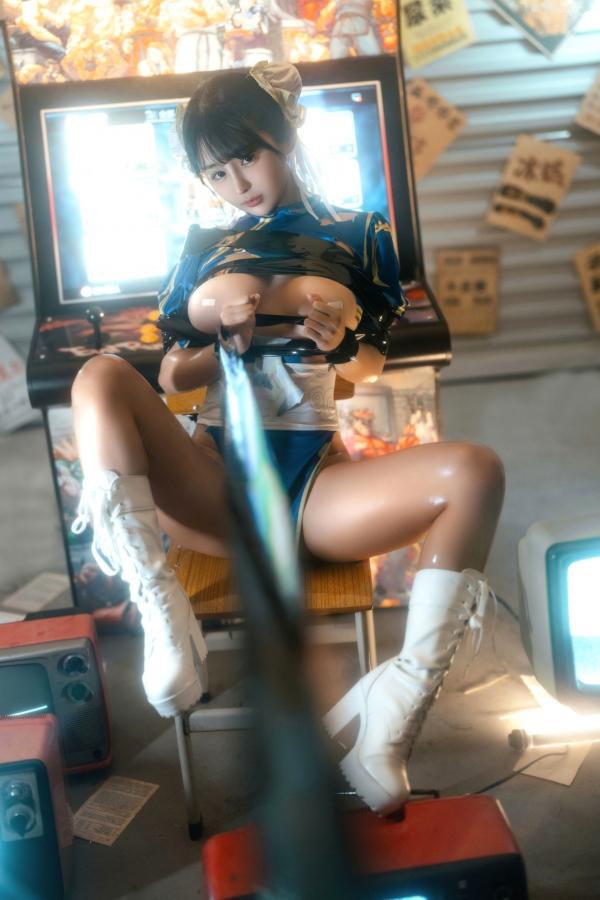 桜井宁宁 樱井宁宁  桜井宁宁-电玩春丽Cosplay，极品女神还原经典，极致身材尽显诱惑魅力第19张图片