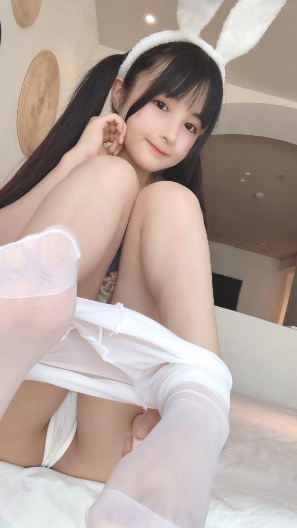 桜井宁宁 樱井宁宁  桜井宁宁-013-双马尾少女，童颜女神诱惑演绎，白色透视丝袜与丁字裤私房照，极致性感清纯禁忌视觉大赏第30张图片