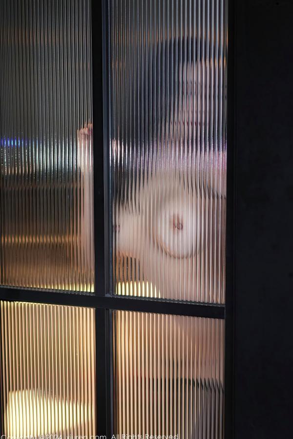 心妍小公主 李妍曦  XiuRen秀人网-8543-心妍小公主-豹纹吊带短裙黑丝诱惑-性感大尺度私房写真第56张图片