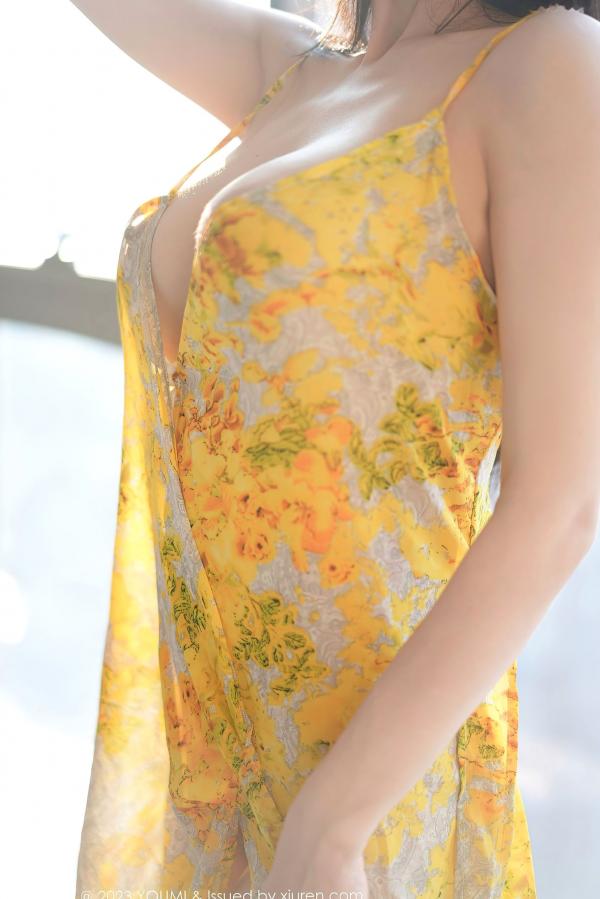 心妍小公主 李妍曦  YouMi尤蜜荟-心妍小公主：黄色碎花吊带短裙私房大尺度写真，妩媚诱惑、白嫩肌肤，居家性感女神惊艳瞬间第55张图片