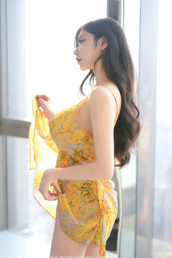 心妍小公主 李妍曦  YouMi尤蜜荟-心妍小公主：黄色碎花吊带短裙私房大尺度写真，妩媚诱惑、白嫩肌肤，居家性感女神惊艳瞬间第59张图片