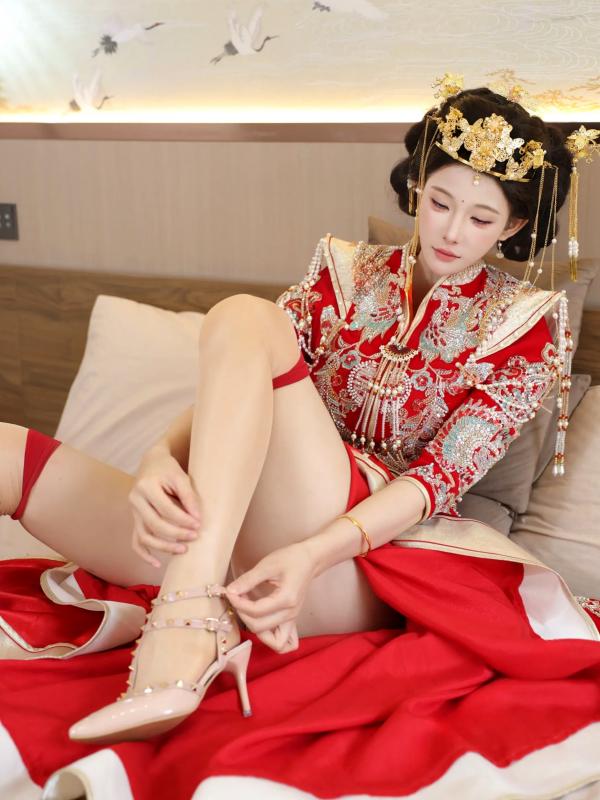 李霜 梨霜儿  梨霜儿 - 绝美古风秀禾服私房写真，极致东方古典魅力与性感魅惑的碰撞 [113P]第31张图片