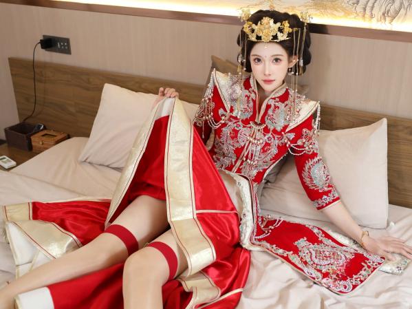 李霜 梨霜儿  梨霜儿 - 绝美古风秀禾服私房写真，极致东方古典魅力与性感魅惑的碰撞 [113P]第54张图片