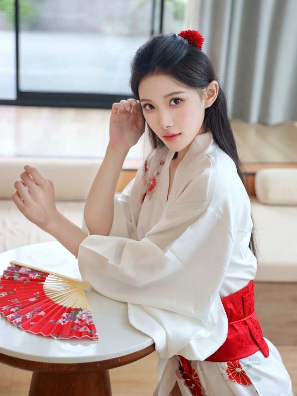 李霜 梨霜儿  梨霜儿 - 潘金莲主题私房大尺度写真，日系和服变身与纯欲白丝诱惑，肤白如雪，尽显极致性感魅力第22张图片