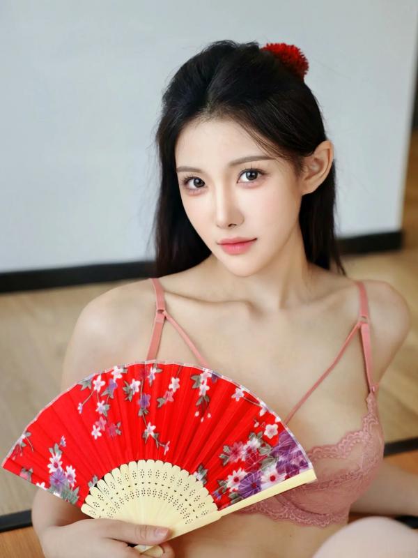 李霜 梨霜儿  梨霜儿 - 潘金莲主题私房大尺度写真，日系和服变身与纯欲白丝诱惑，肤白如雪，尽显极致性感魅力第74张图片