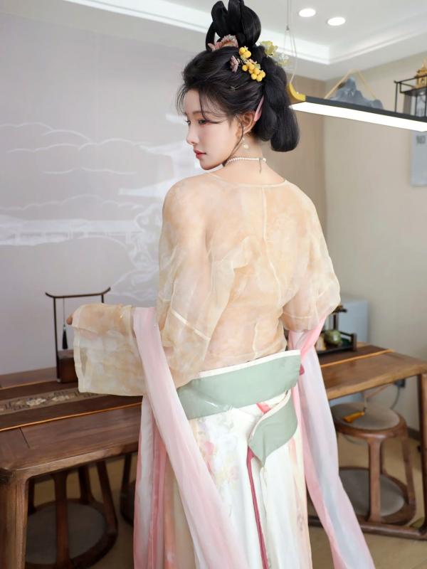 李霜 梨霜儿  梨霜儿 - 梦回大唐演绎古典佳人，复古汉服尽显东方美，绝美唐风摄影大赏第16张图片