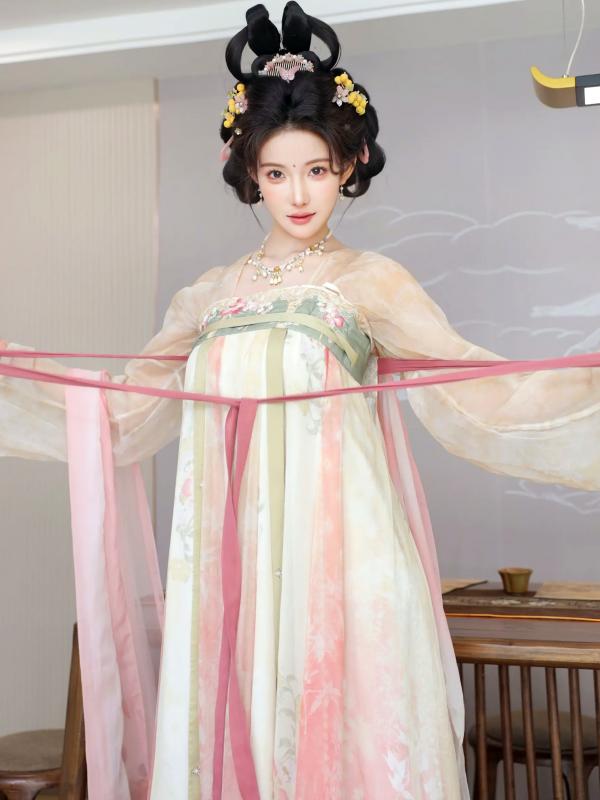 李霜 梨霜儿  梨霜儿 - 梦回大唐演绎古典佳人，复古汉服尽显东方美，绝美唐风摄影大赏第24张图片