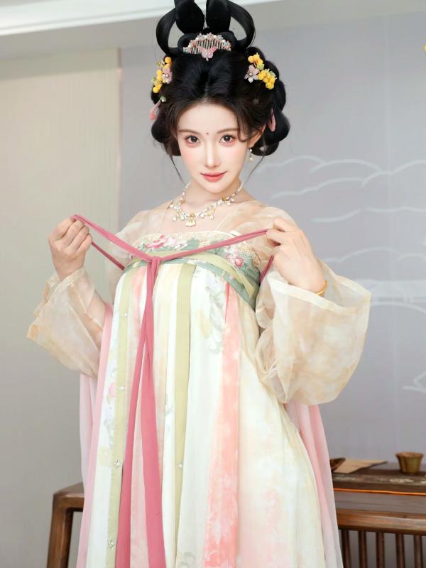 李霜 梨霜儿  梨霜儿 - 梦回大唐演绎古典佳人，复古汉服尽显东方美，绝美唐风摄影大赏第26张图片