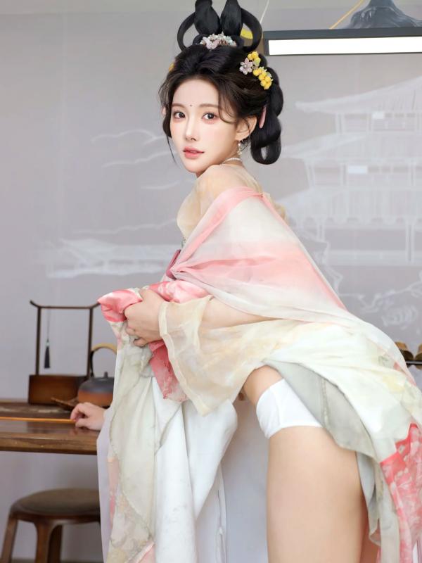 李霜 梨霜儿  梨霜儿 - 梦回大唐演绎古典佳人，复古汉服尽显东方美，绝美唐风摄影大赏第31张图片