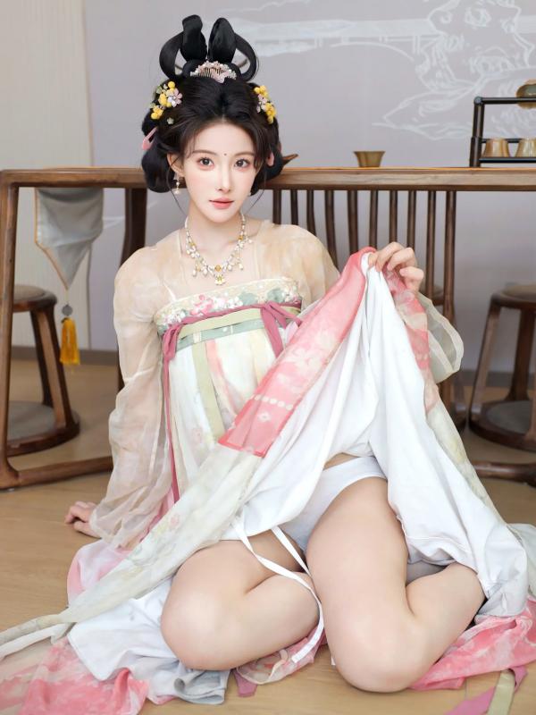 李霜 梨霜儿  梨霜儿 - 梦回大唐演绎古典佳人，复古汉服尽显东方美，绝美唐风摄影大赏第34张图片
