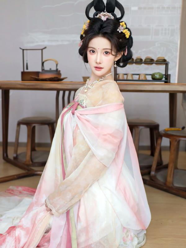 李霜 梨霜儿  梨霜儿 - 梦回大唐演绎古典佳人，复古汉服尽显东方美，绝美唐风摄影大赏第36张图片