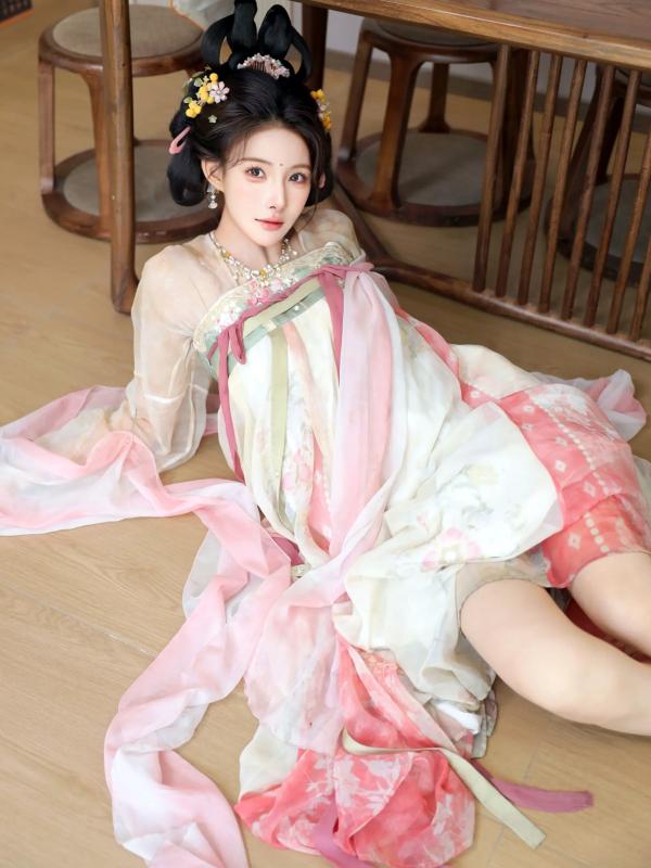 李霜 梨霜儿  梨霜儿 - 梦回大唐演绎古典佳人，复古汉服尽显东方美，绝美唐风摄影大赏第42张图片