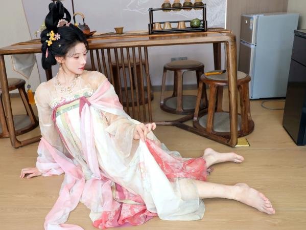 李霜 梨霜儿  梨霜儿 - 梦回大唐演绎古典佳人，复古汉服尽显东方美，绝美唐风摄影大赏第48张图片